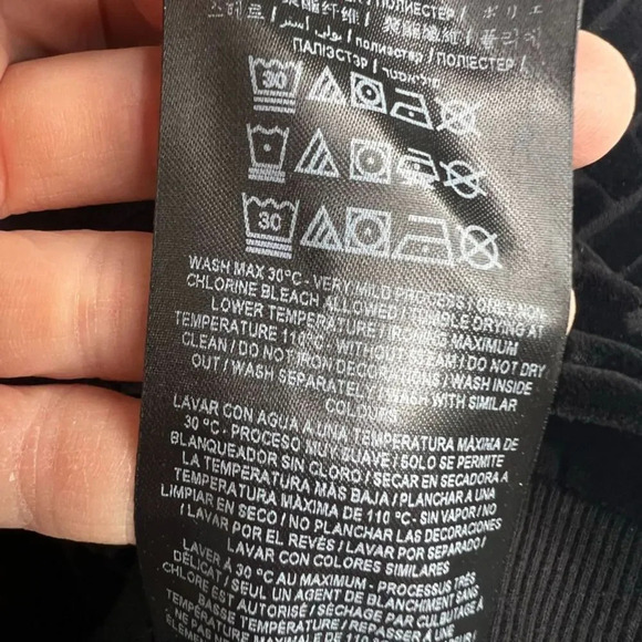 Guess Black Textured Hooded Cropped Sweater‎ Size Small - Picture 12 of 13